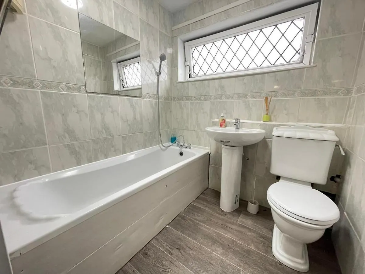 Deluxe Spacious Room In Beckton London